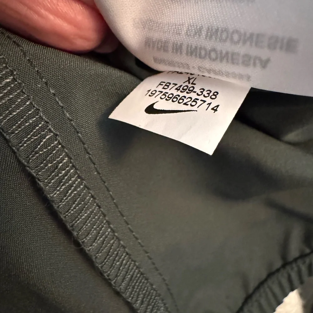 Nike Men’s Form Dri-FIT Versatile Olive Jacket Size Xl - Picture 3 of 3